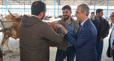 Dusak, Canlı Hayvan Borsası esnafı ile bir araya geldi