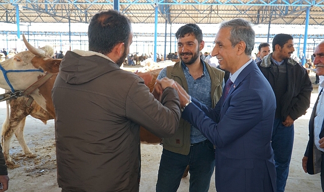 Dusak, Canlı Hayvan Borsası esnafı ile bir araya geldi