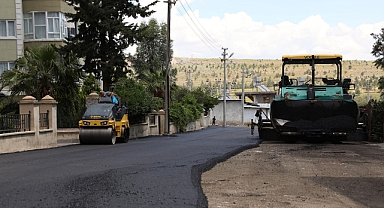 Haliliye Belediyesi sıcak asfalt çalışmalarını sürdürüyor