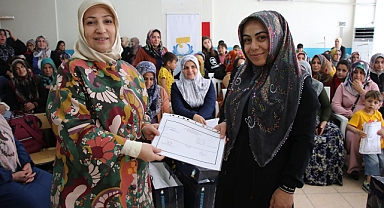 Haliliye Belediyesinde başarılı kursiyerlere sertifikaları verildi