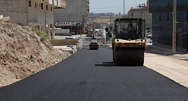 Haliliye’de sıcak asfalt çalışmaları tam not alıyor 