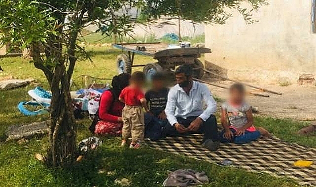 Hilvan'da sokakta kalan ailenin imdadına kaymakamlık yetişti