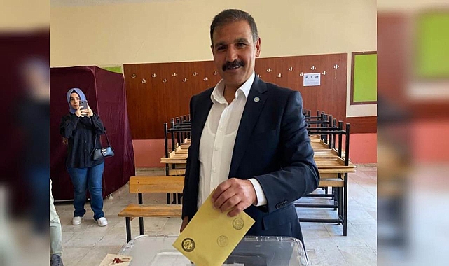 İYİ Parti Adayı Emin Yetim, oyunu kullandı