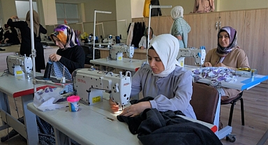 Karaköprü'de kadınlar aile bütçesine katkı sağlıyor