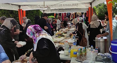 Şanlıurfa’da depremzedeler için kermes düzenlendi