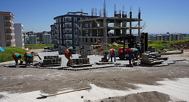 Seyrantepe’de yeni yollar kilitli parke ile döşendi