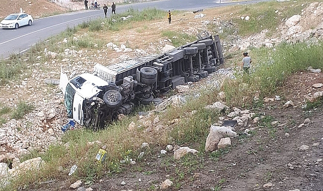 Trafik kazasında yaralanan tır sürürücüsü yaşam savaşını kaybetti