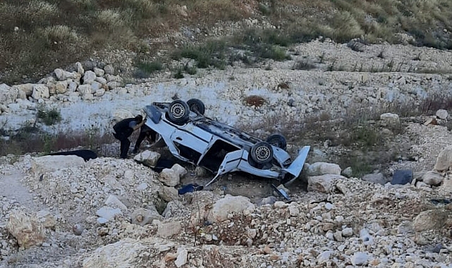 Urfa'da araç uçuruma yuvarlandı! Yaralılar var