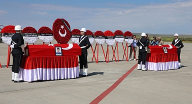 Urfa’da düzenlenen törenle şehit polisler memleketlerine uğurlandı