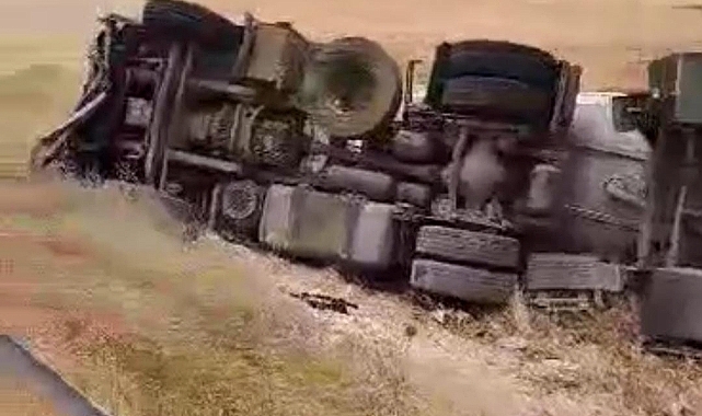 Urfa-viranşehir yolunda kaza! Tır şarampole yuvarlandı