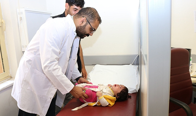 Uzmanından uyarı!  Bebeklerde kalça çıkığına neden oluyor