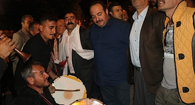 Viranşehir’de Cumhurbaşkanı Erdoğan’ın seçim zaferi coşkuyla kutlandı