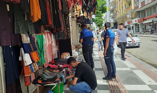 Viranşehir'de zabıta ekiplerinden kaldırım işgali denetimi