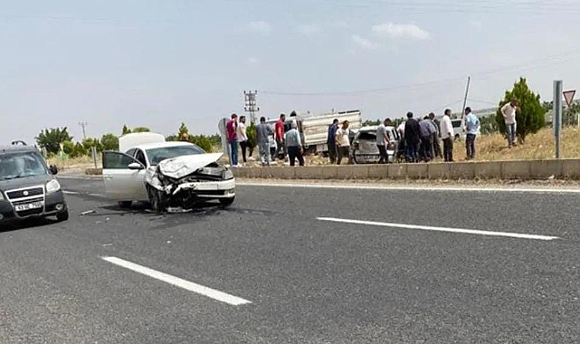 Bozova yolunda kaza! Kafa kafaya çarpıştılar
