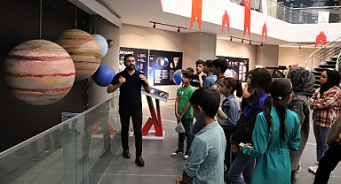 Çocuklar Bilim Merkezinde Uzay Bilimleri ve teknolojiyle tanışıyor