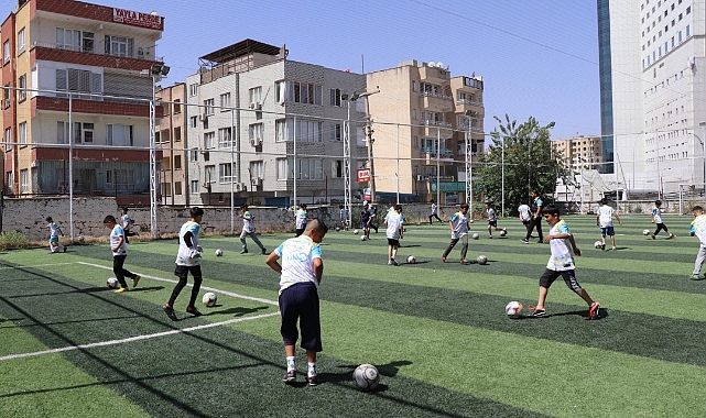 Haliliye'de gençler spor ve sanatla tanışıyor