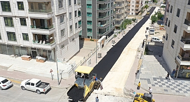 Karaköprü'de asfaltla yol yenileme çalışmaları sürüyor