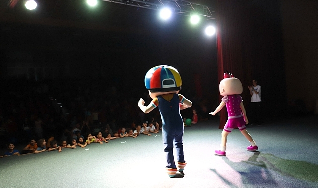 Karaköprülü çocuklar Pepee ile doyasıya eğlendi