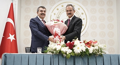 Milli Eğitim Bakanı Yusuf Tekin, görevi Özer'den devraldı 