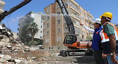 Şanlıurfa'da depremin izleri tamamen siliniyor