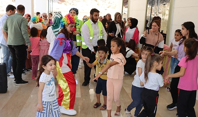 Urfa'da bayram öncesi çeşitli hediyeler verildi