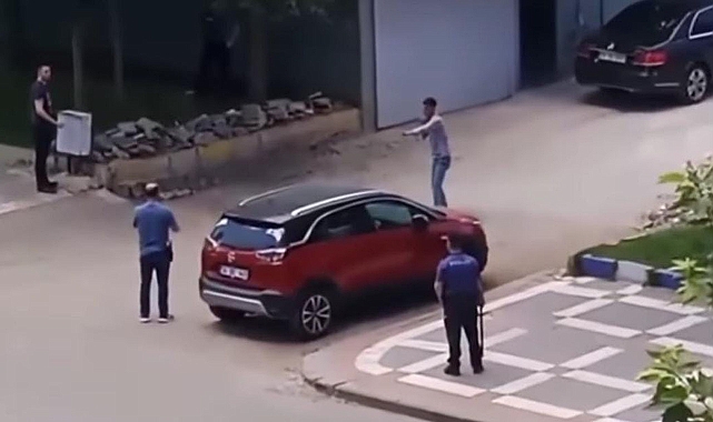 Urfa’da bir şahıs boynuna dayadığı bıçakla hayatına son vermek istedi