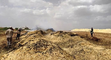 Urfa'da çıkan anız yangını tonlarca samanı yaktı!