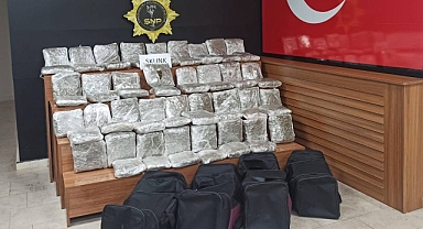 Urfa'da durdurulan araçta yüklü miktarda uyuşturucu yakalandı