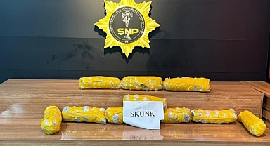 Urfa'da durdurulan bir araçta paketler halinde ele geçirildi 