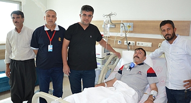 Urfa’da geçirdiği kaza sonucunda boğazında kesi oluşan hasta sağlığına kavuştu