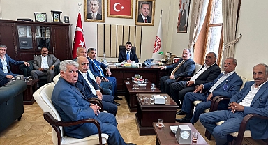 Başkan Ekinci'den milletvekillerine hayırlı olsun ziyareti