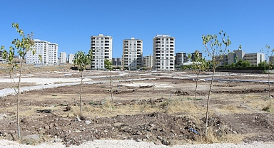 Büyükşehir’den Mehmetçik mahallesinde park çalışması 