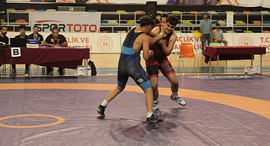 Güreş şampiyonası 850 sporcunun katılımı ile Şanlıurfa'da başladı