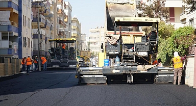 Halililiye’de sıcak asfalt çalışmalarıyla ulaşım rahatlıyor 