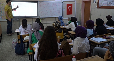 Haliliye Belediyesi, sınavlara hazırlanan gençlerin adresi oluyor