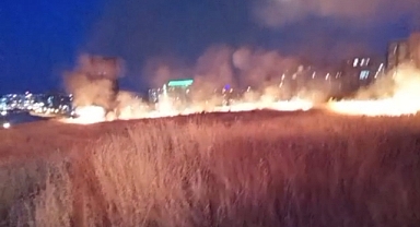 Karaköprü'de korkutan yangın! 