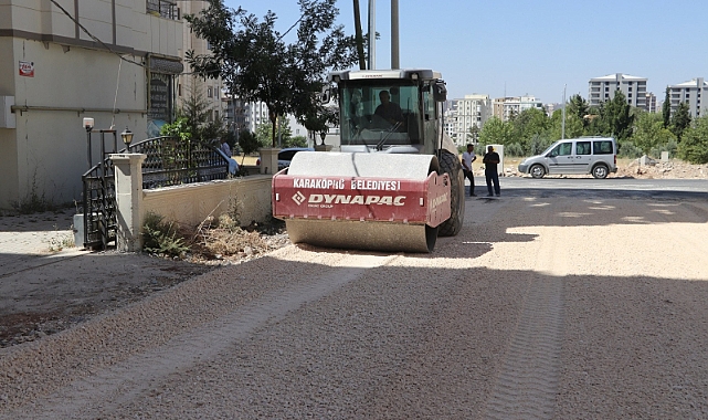Karaköprü'de yol ağı her geçen gün genişliyor