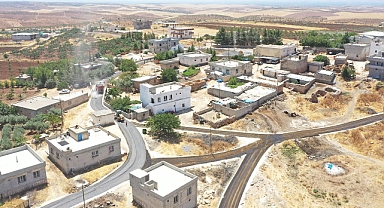 Karaköprü kırsalında yollar sathi kaplama ile yenileniyor