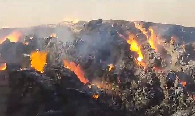 Urfa’da 6 ton saman balyası alevlere teslim oldu