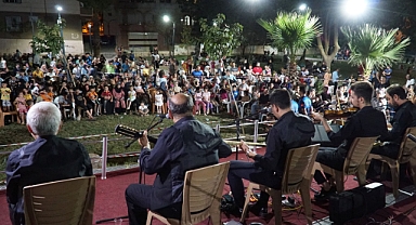 Haliliye'de vatandaşlardan yaz konserlerine yoğun ilgi