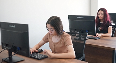 Karaköprü'de kadınlar zamanını bilgisayar eğitimiyle değerlendiriyor