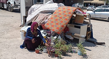 Kirasını ödeyemeyen yaşlı kadın ev sahibi tarafından sokağa atıldı
