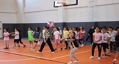 Seyrantepe’deki gençler zamanını sporla değerlendiriyor