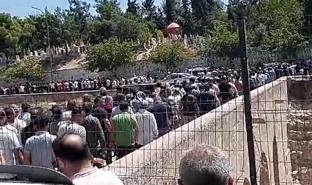 TIR kazasında can verenler son yolcuğuna uğurlandı