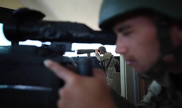 Türkiye’ye yasa dışı yollarla geçmeye çalışan 5 kişi yakalandı