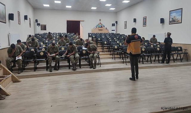 Askeri personele ilk yardım eğitimi verildi