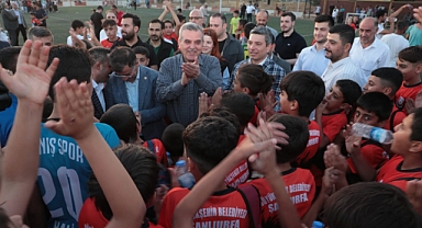 Başkan Beyazgül: Gençlerimize inanıyor, onlarla gurur duyuyoruz 