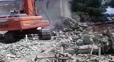 Depremin 215’inci gününde enkaz altında ceset bulundu 