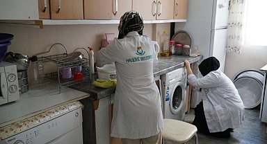 Haliliye Belediyesi yüzlerce hanede evde bakım hizmeti veriyor