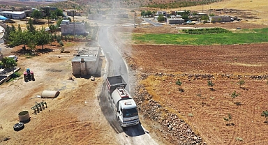 Karaköprü Belediyesi kırsal yolları sathi asfaltla yeniliyor